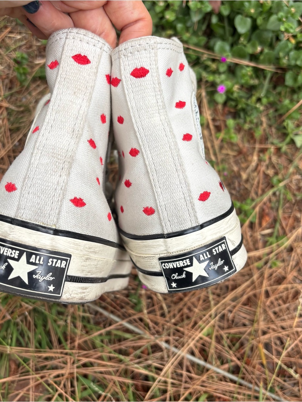 Converse Limited Edition White High-Top Canvas Sneakers With Red Lip Print - Picture 8 of 12